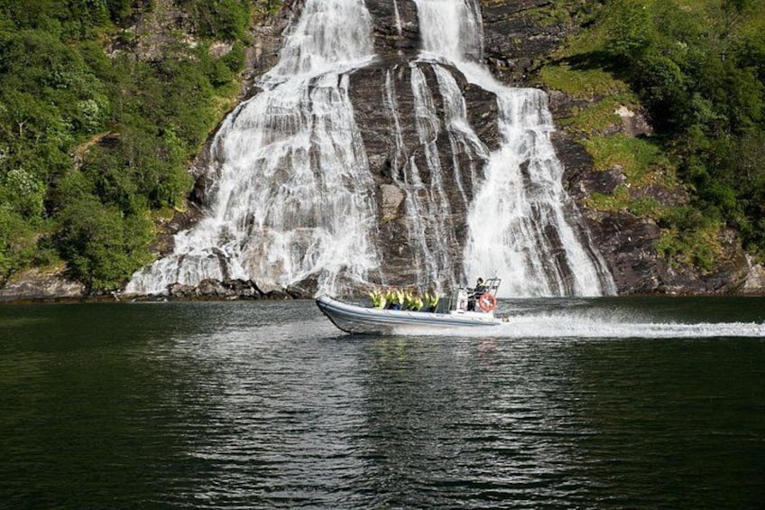 Geiranger: RIB Fjordsafari Geirangefjord 2
