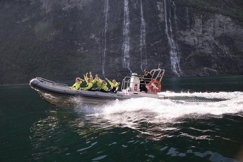 Geiranger: RIB Fjordsafari Geirangefjord 4