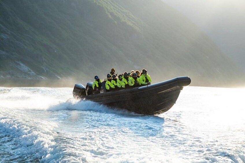 Geiranger: RIB Fjordsafari Geirangefjord 3
