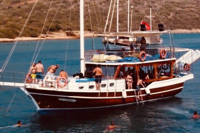 Bodrum Daily Boat Trip Black Island