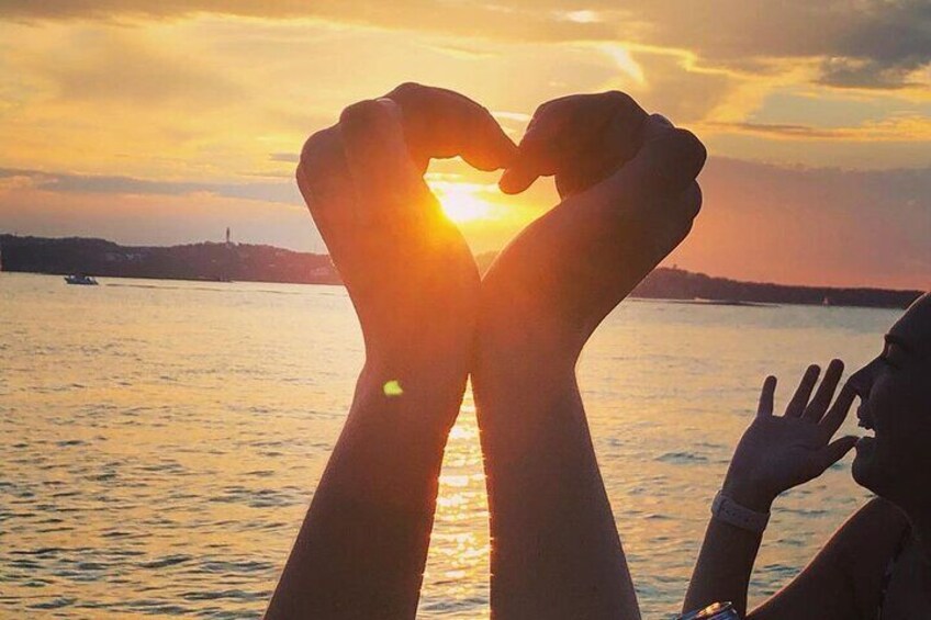 Small-Group Public BYOB Sunset Boat Tour on Lake Travis