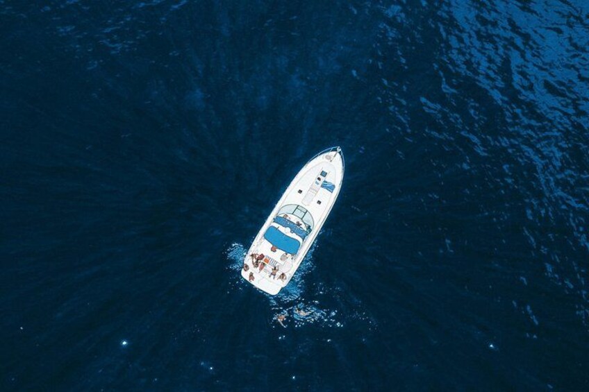 On Tales Luxury Yacht 2