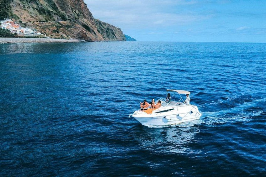 On Tales Luxury Yacht 2