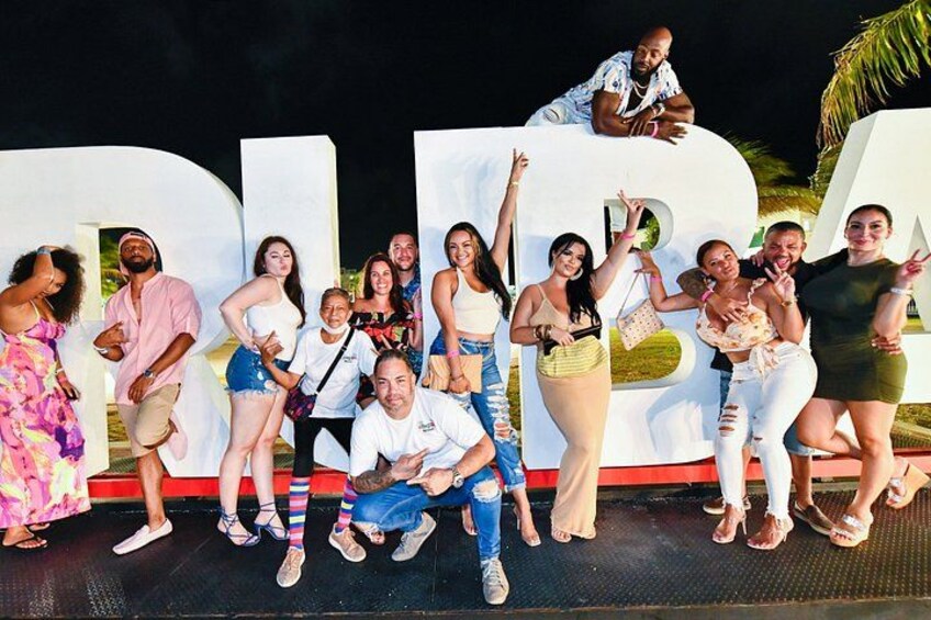 Aruba Nightlife Party Bus Tour with Live DJ and Cocktails 3