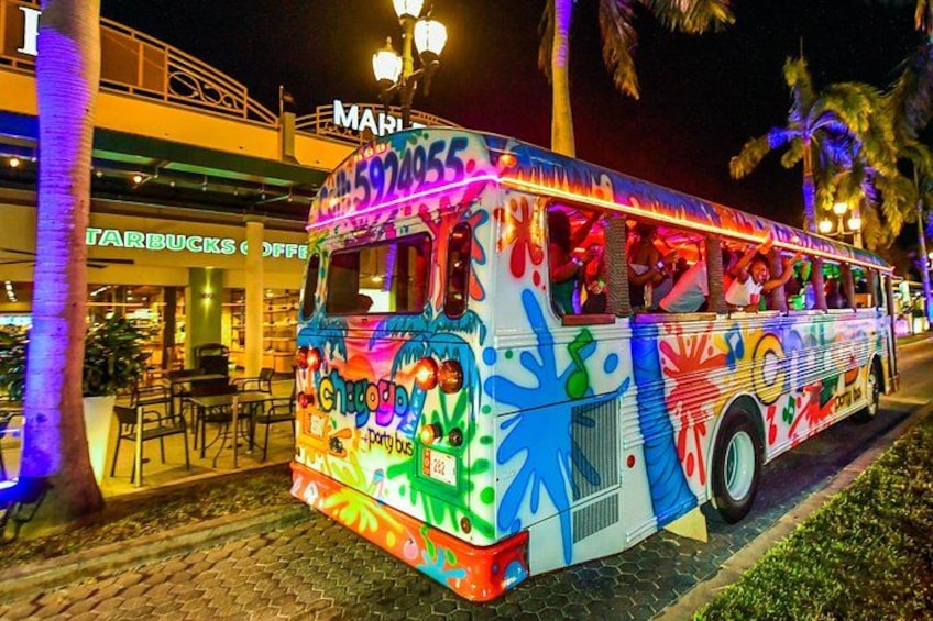 Aruba Nightlife Party Bus Tour with Live DJ and Cocktails 2