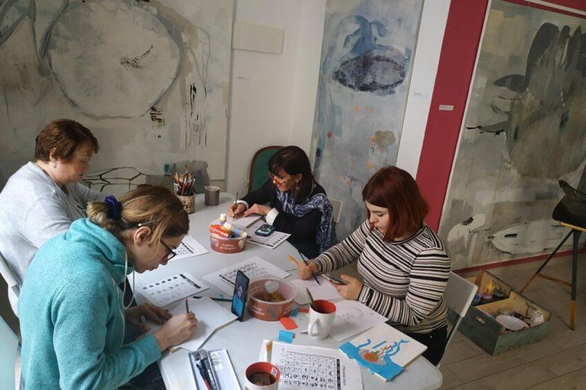 Creating in a gallery, surrounded by art is a luxury 3
