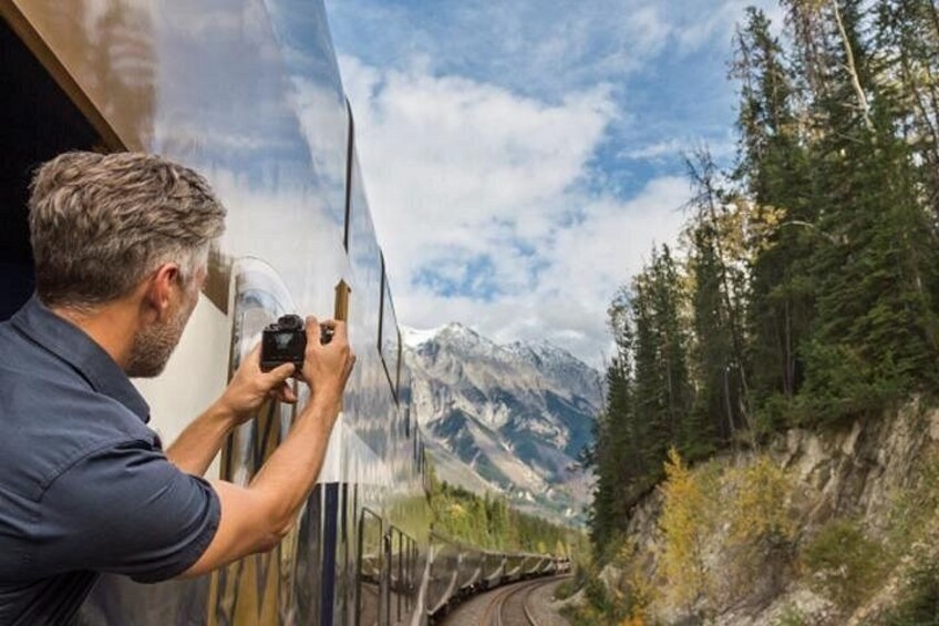 6 Day Premium Rocky Rail Adventure: YVR to YYC Rocky Mountaineer 1