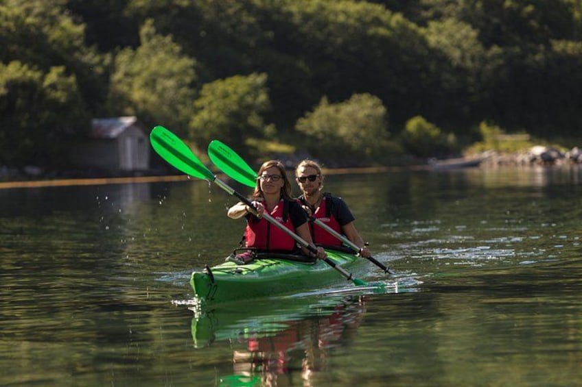 2-Hour Guided Kayak Experience in Geiranger 2
