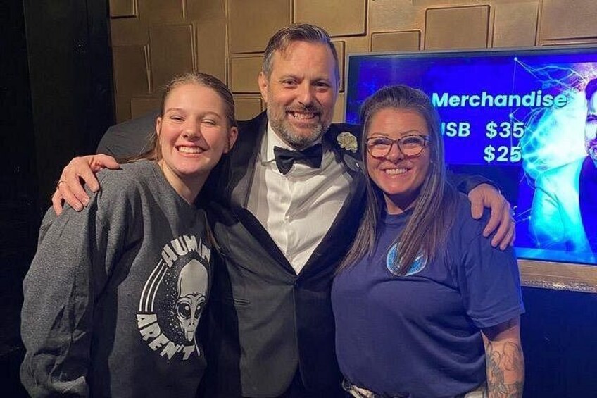 Steve always makes time to meet his guests after the show! 3