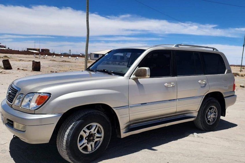 One of our land cruisers from our Andes Salt Expeditions team fleet 4