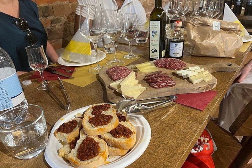 Wine tasting with local product 3