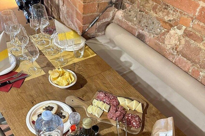 wine tasting with local product 5