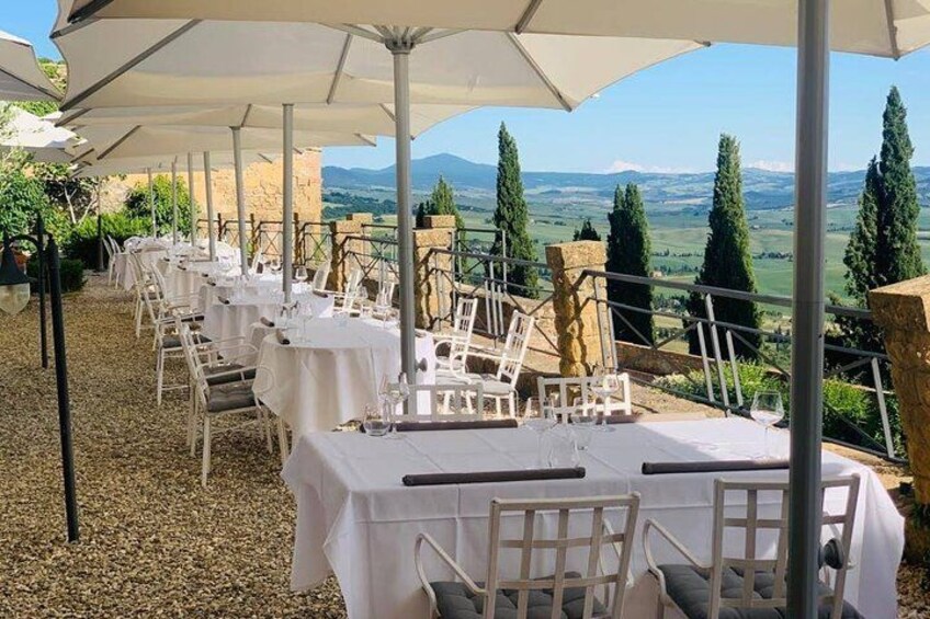 Restaurant (May to October, may not be available in case of bad weather or special events) 3