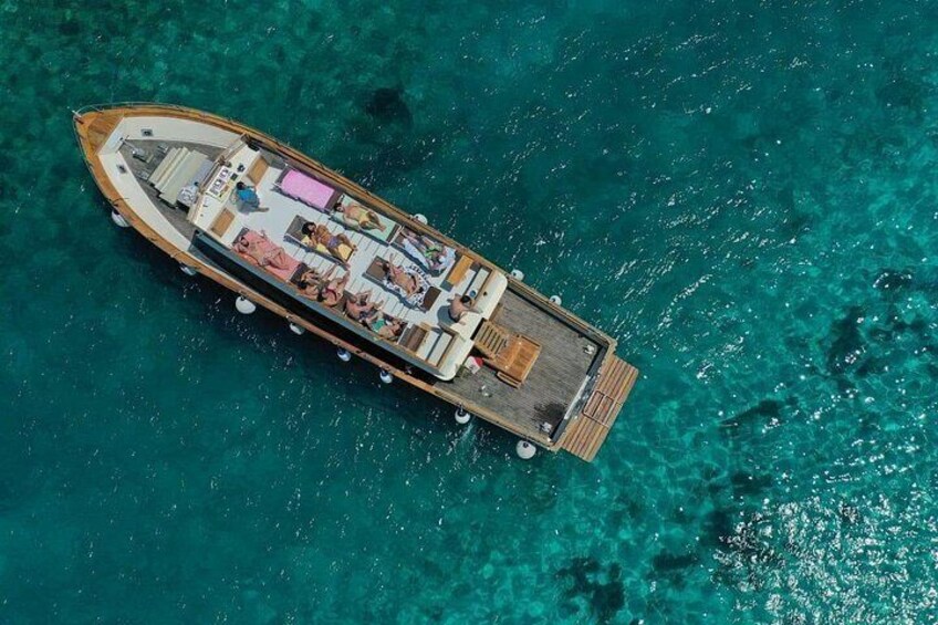 Tour of Ischia Island with Motor Yacht Rocca Corsa 5