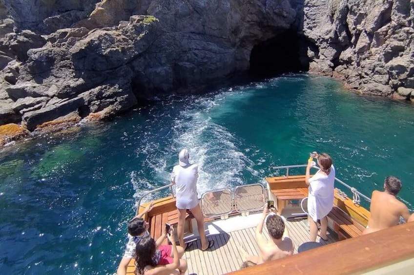 Tour of Ischia Island with Motor Yacht Rocca Corsa 3