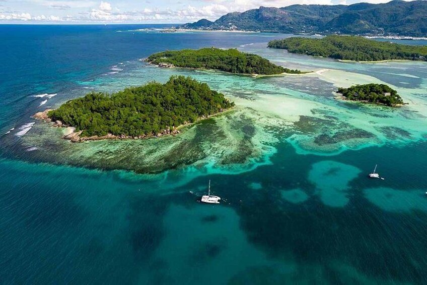 Sainte Anne Marine Park and Moyenne Island 1