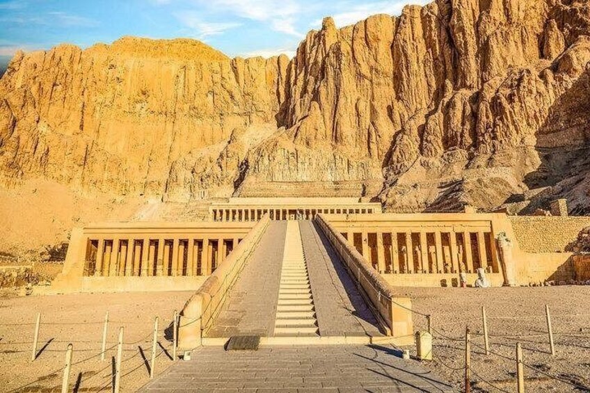Hurghada: Over Day Tour to Luxor & Balloon Ride & Felucca 2