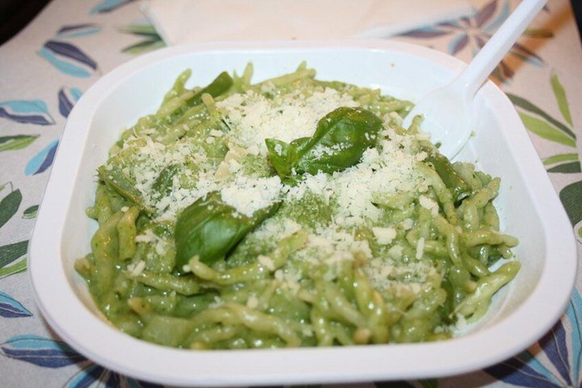 Tour of Genoa historic center and wine tasting with dinner 2