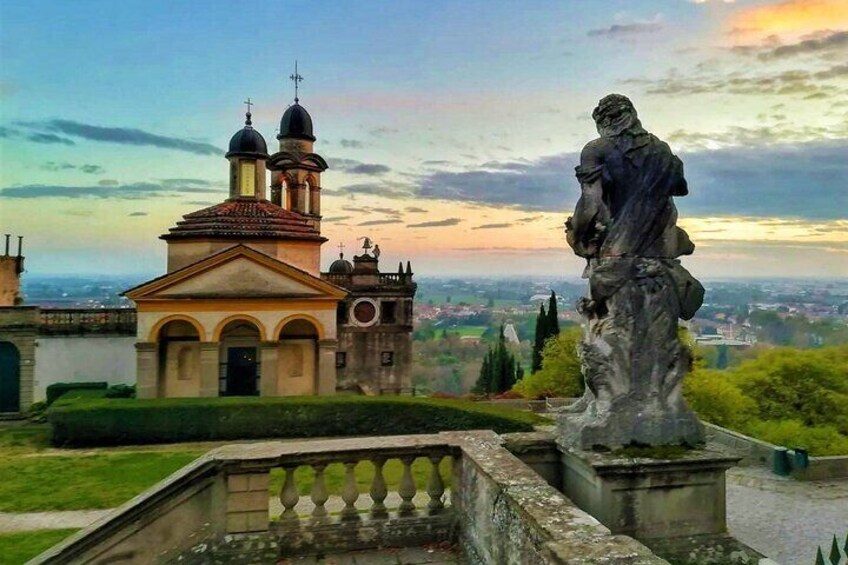 Small Group Tour to the Walled City of Monselice