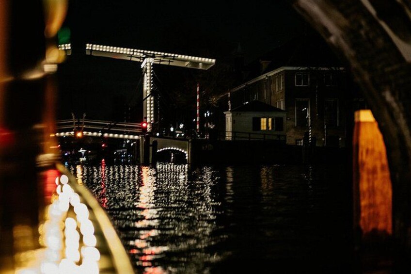 Amsterdam Small-Group Evening Canal Cruise Including Wine, Craft Beer, Cheese 2