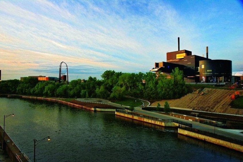 Minneapolis River Walk: A Self-Guided Audio Tour 4