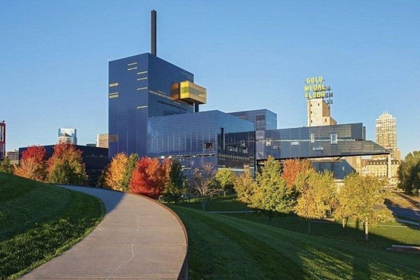 Minneapolis River Walk: A Self-Guided Audio Tour 2