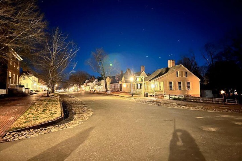 Beautiful Colonial Williamsburg at night! 3
