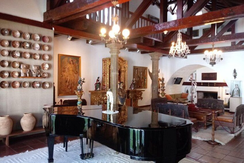 Private Tour in Quito with market, cable car, Guayasamín museum and chocolate tasting 4