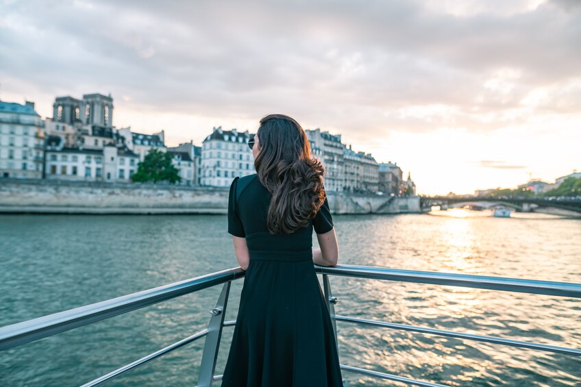 Bateaux-Mouches Sightseeing Cruise on the Seine River