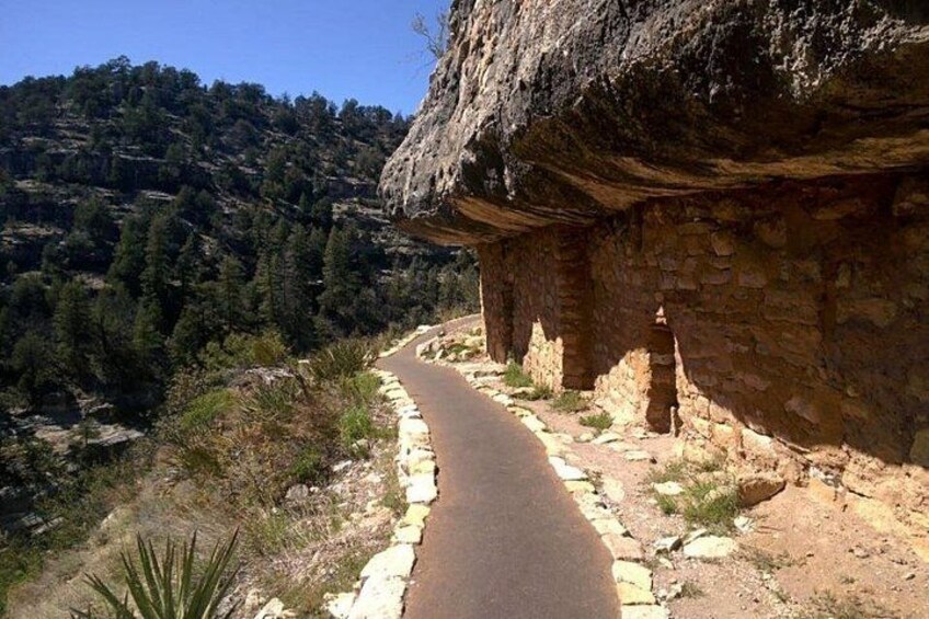 Walnut Canyon National Monument Trail to Dwellings 1