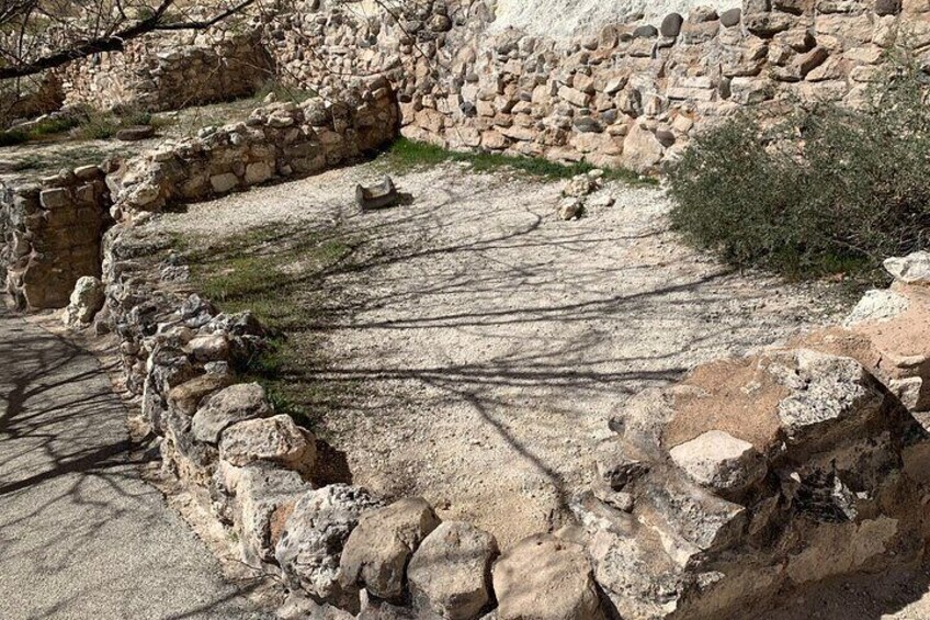 Old rooms below the Cliff Dwelling