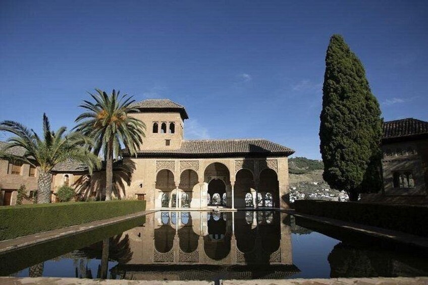 Guided Walking Tour of the Alhambra in Granada 5