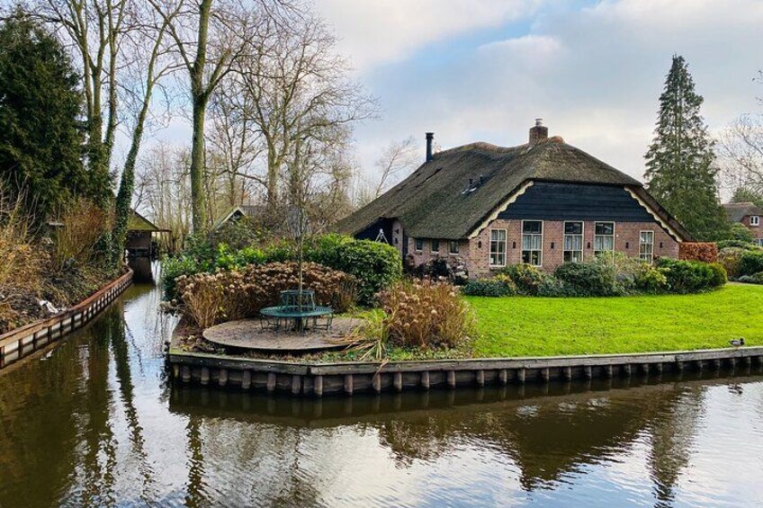 Giethoorn, Afsluitdijk, Zaanse Schans Day Tour Incl Hotel Pick Up 4
