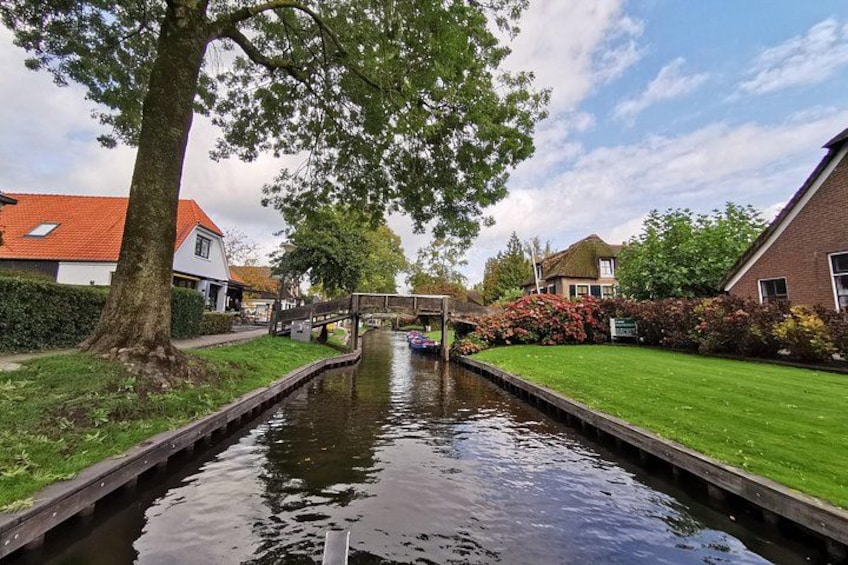 Giethoorn, Afsluitdijk, Zaanse Schans Day Tour Incl Hotel Pick Up 3