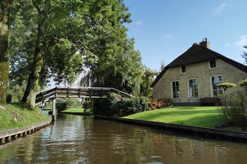 Giethoorn, Afsluitdijk, Zaanse Schans Day Tour Incl Hotel Pick Up 3