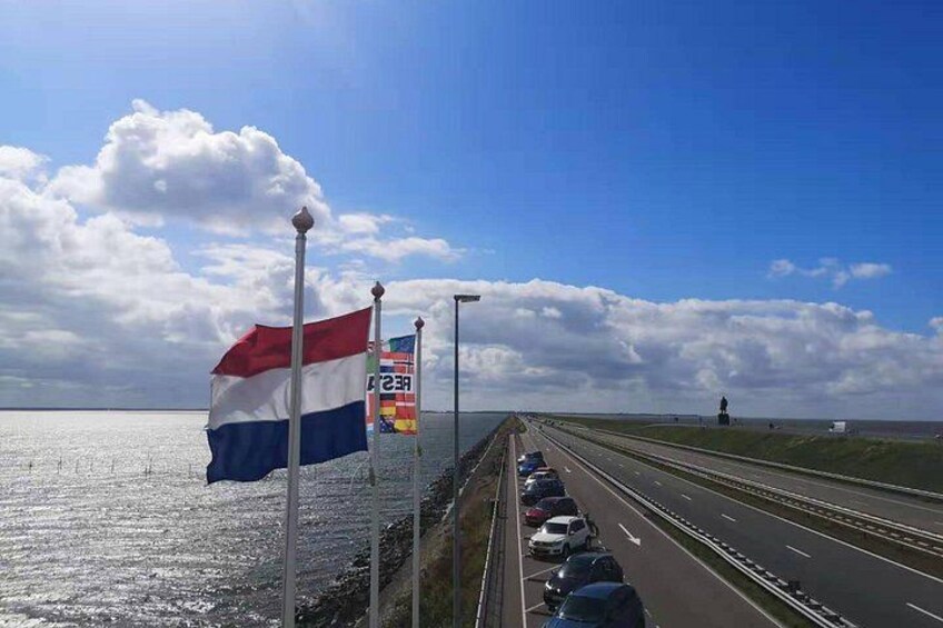 Giethoorn, Afsluitdijk, Zaanse Schans Day Tour Incl Hotel Pick Up 2