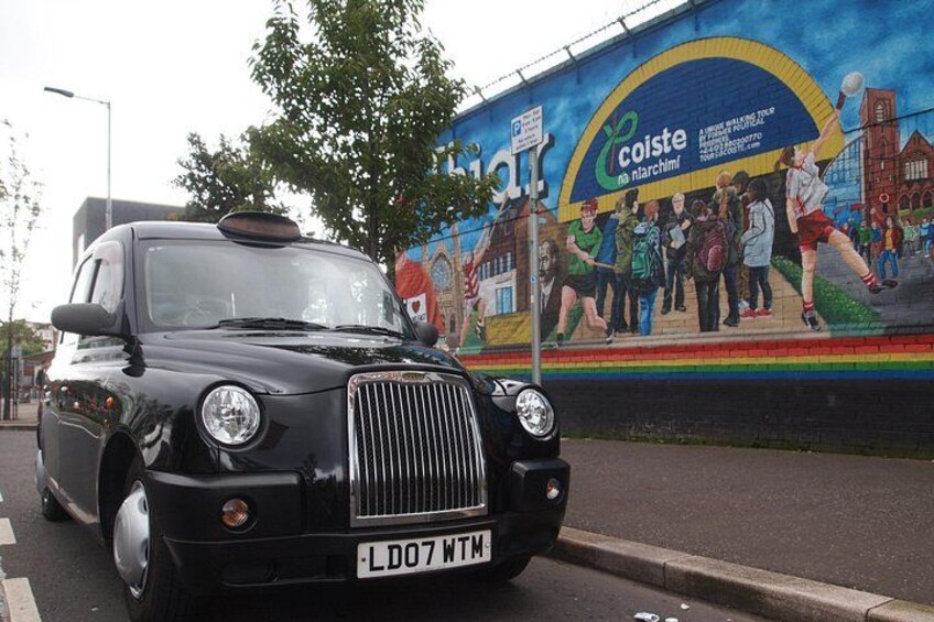 Black Taxi Mural "Tour Like A Local" 2