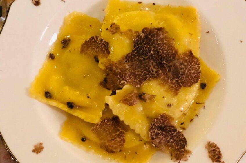 Cooking Class in a historical Palace in Siena Provence 2
