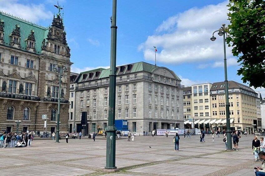 Power, art and architecture in one place, Hamburg City Hall 4