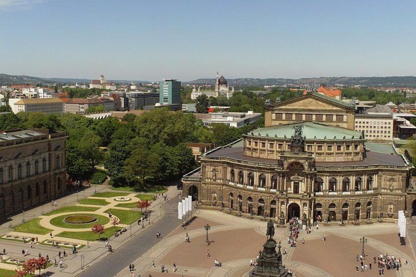 City tour and guided tour in the New Green Vault and in the Semperoper 1
