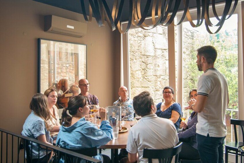 Port Wine Tour | 3 Cellars | 7 Tastings | 12 Participants Maximum 2