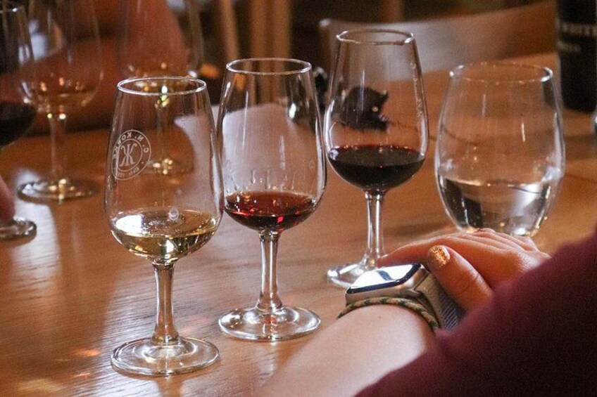 Port Wine Tour | 3 Cellars | 7 Tastings | 12 Participants Maximum 4