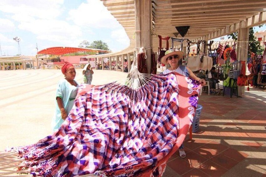 Uribia, indigenous capital, observing the crafts of the Wayuu ethnic group, this is a chinchorro woven by the Wayuu women. 3