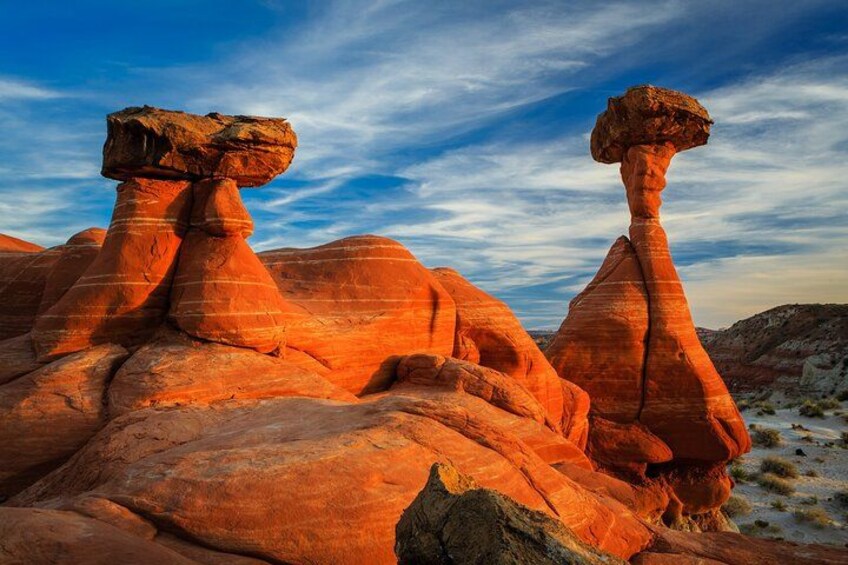 Formations rocheuses avec des rochers en équilibre. 1