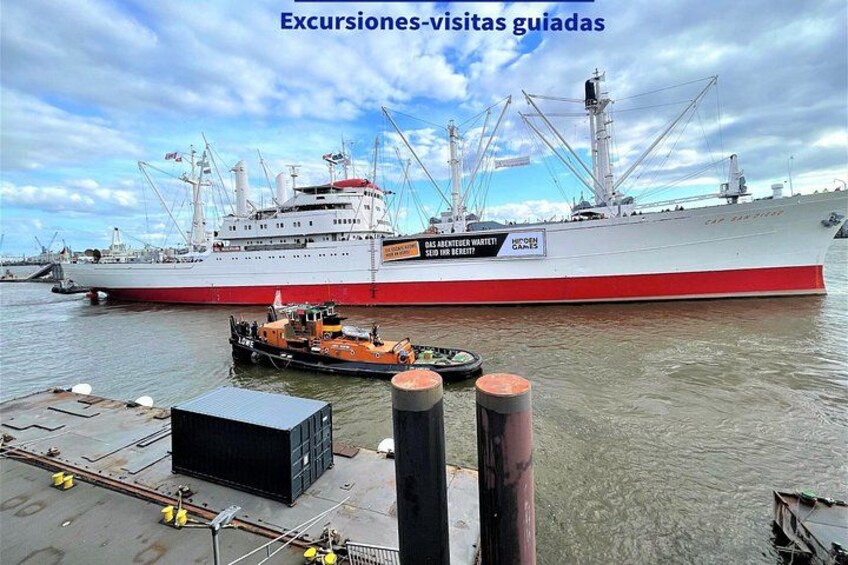 Free Tour: History of the Port, Red Light District and the Beatles 5