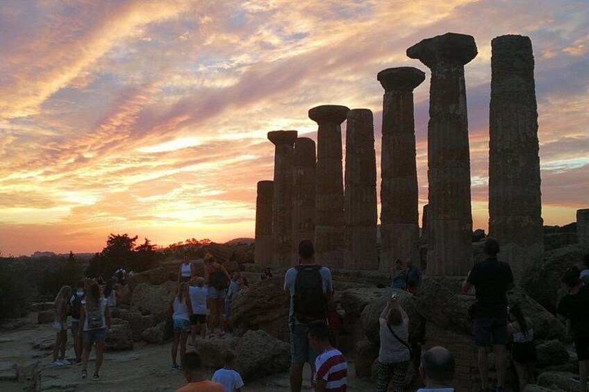 Spectacular sunset at the Temple of Hercules 3