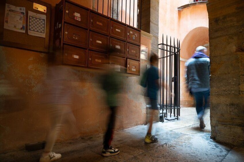 Story tour of Old Lyon for children 3