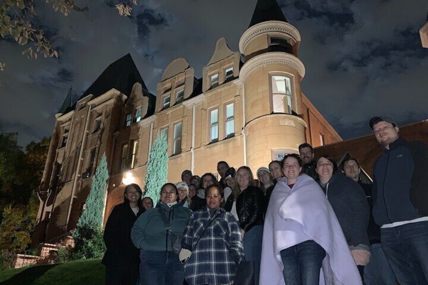 The ghosts of famous Denverites (women, children, men and dogs...) still haunt this French-inspired château. 2