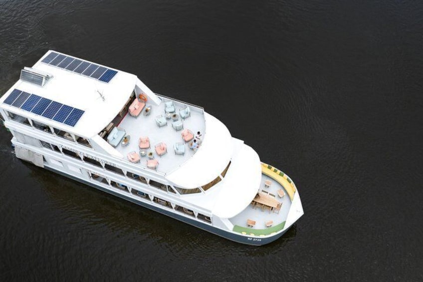 Victoria Falls Luxury Sunset Cruise on the Zambezi River 2