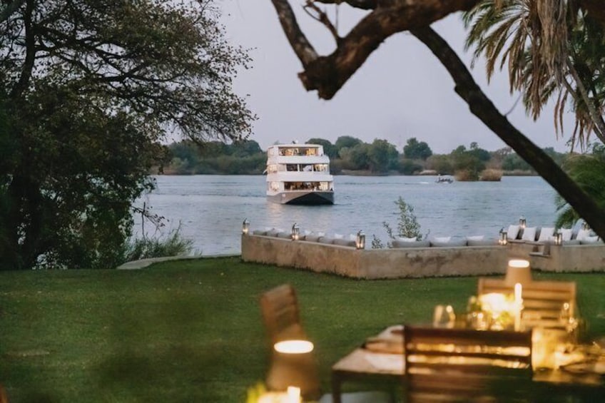 Sunset Cruise Zambezi Explorer & The Eatery Dinner (Combo) 3